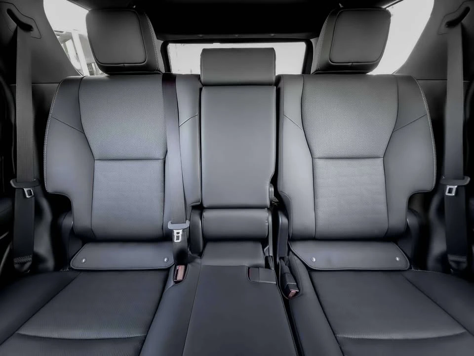 2025 Toyota 4Runner 6th Gen - Image 8 of 19