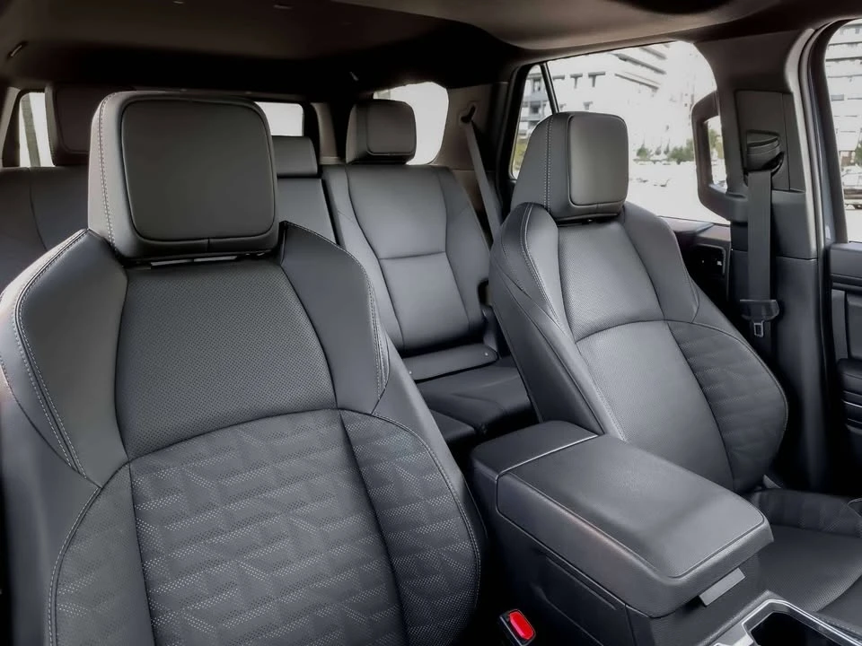 2025 Toyota 4Runner 6th Gen - Image 9 of 19