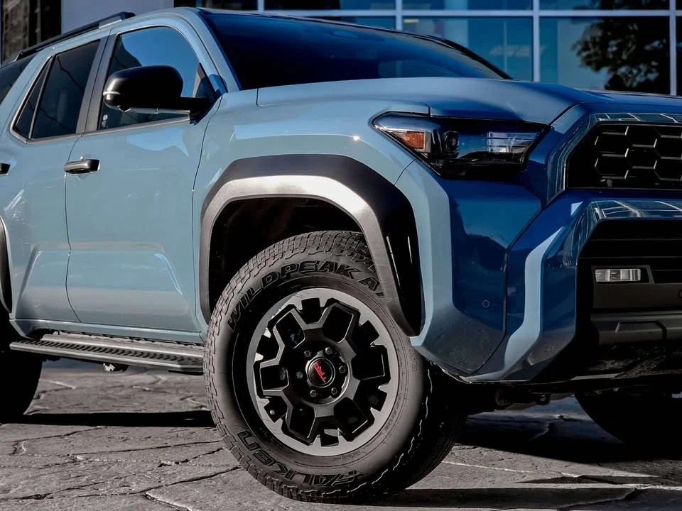 2025 Toyota 4Runner 6th Gen - Image 2 of 19