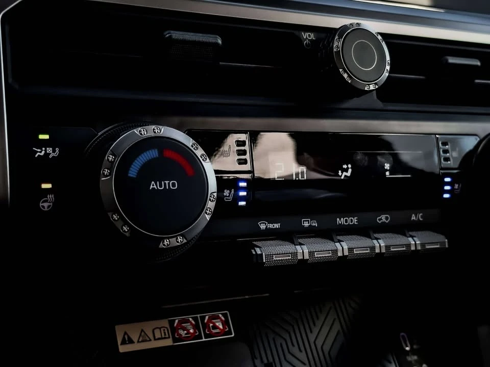 2025 Toyota 4Runner 6th Gen - Image 16 of 19