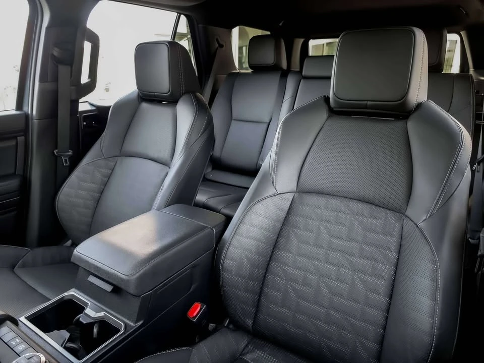 2025 Toyota 4Runner 6th Gen - Image 7 of 19