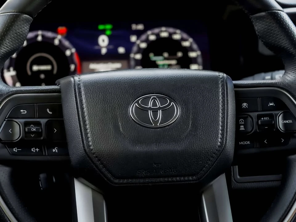 2025 Toyota 4Runner 6th Gen - Image 12 of 19