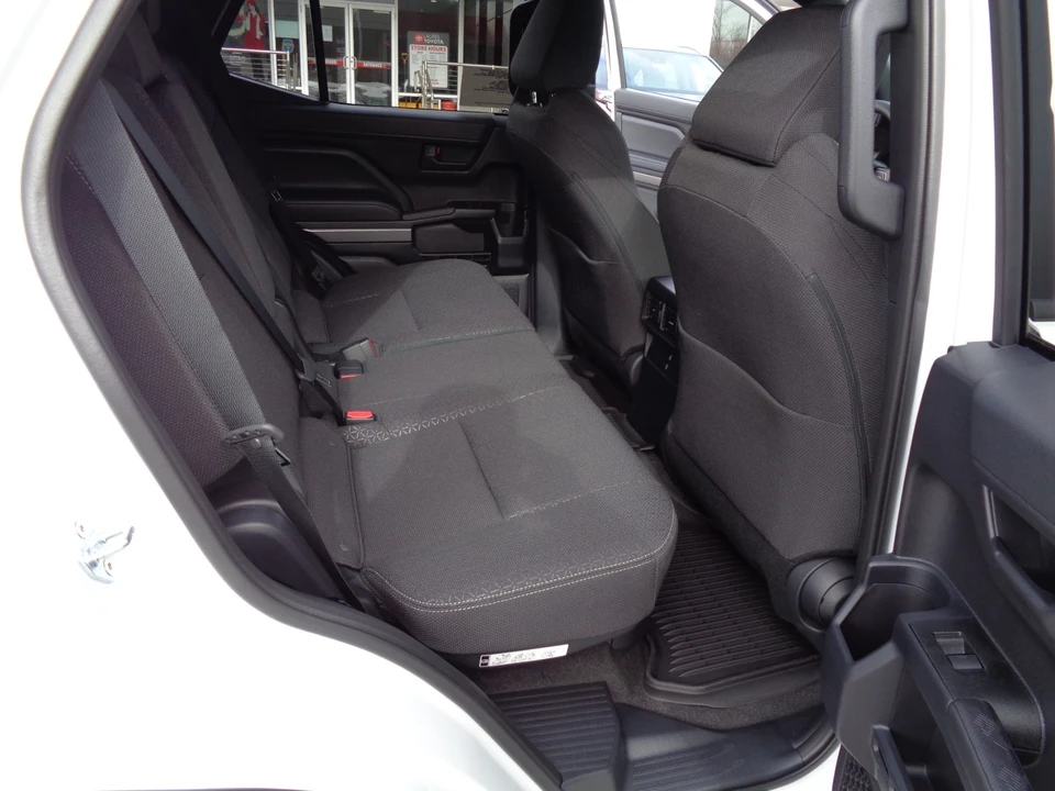 2025 Toyota 4Runner 6th Gen - Image 17 of 21