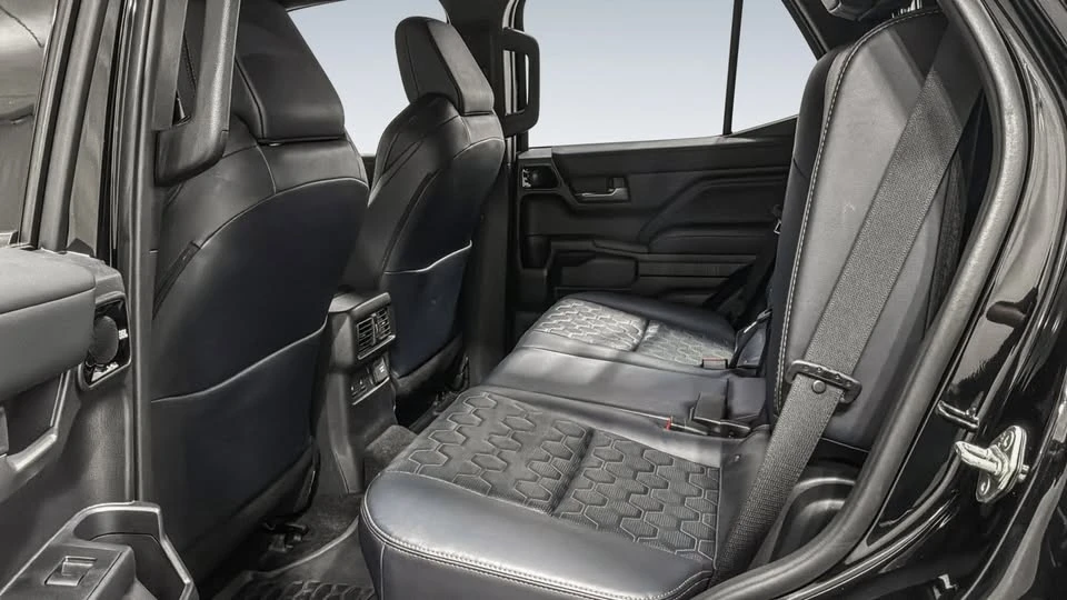 2025 Toyota 4Runner 6th Gen - Image 19 of 20