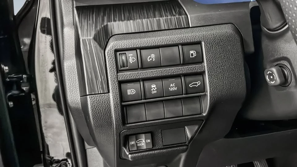 2025 Toyota 4Runner 6th Gen - Image 12 of 20