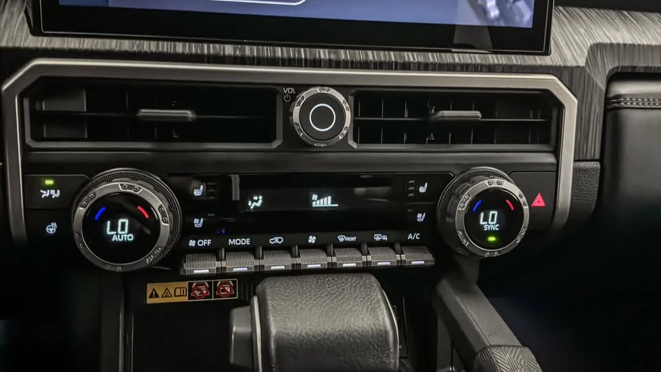 2025 Toyota 4Runner 6th Gen - Image 16 of 20