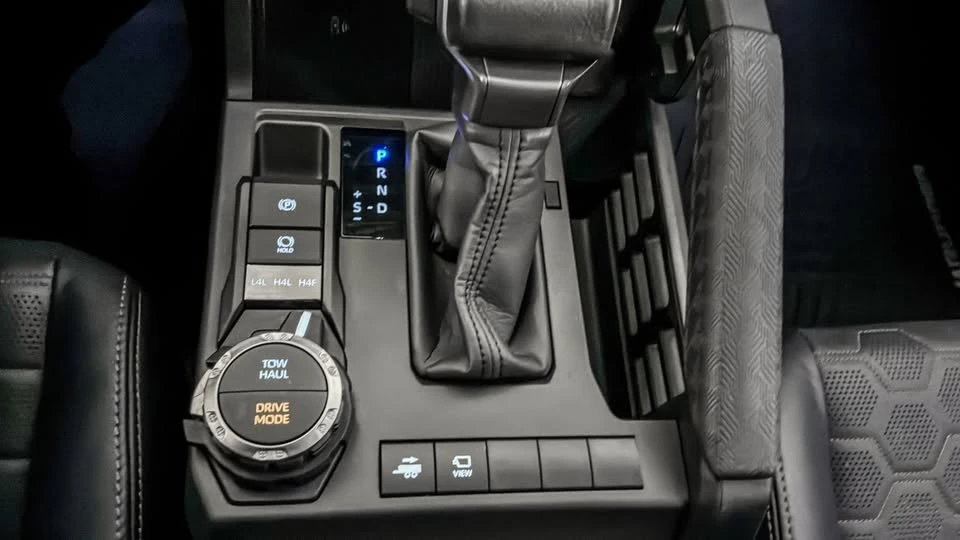 2025 Toyota 4Runner 6th Gen - Image 17 of 20