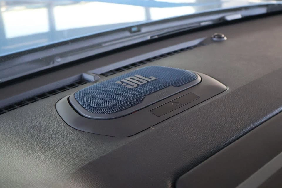 2025 Toyota 4Runner 6th Gen - Image 17 of 20