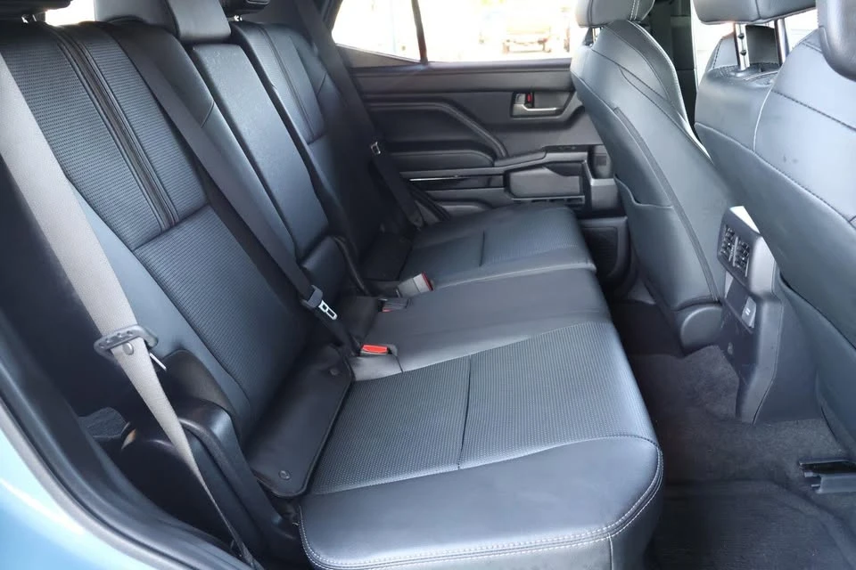 2025 Toyota 4Runner 6th Gen - Image 12 of 20