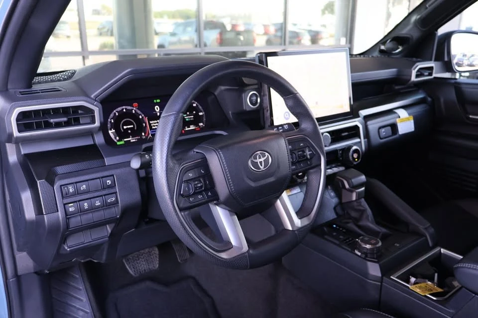 2025 Toyota 4Runner 6th Gen - Image 15 of 20