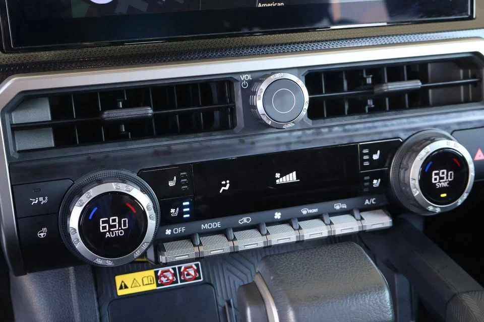 2025 Toyota 4Runner 6th Gen - Image 19 of 20
