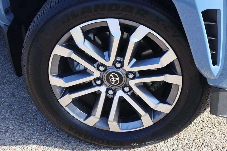 2025 Toyota 4Runner 6th Gen - Image 7 of 20