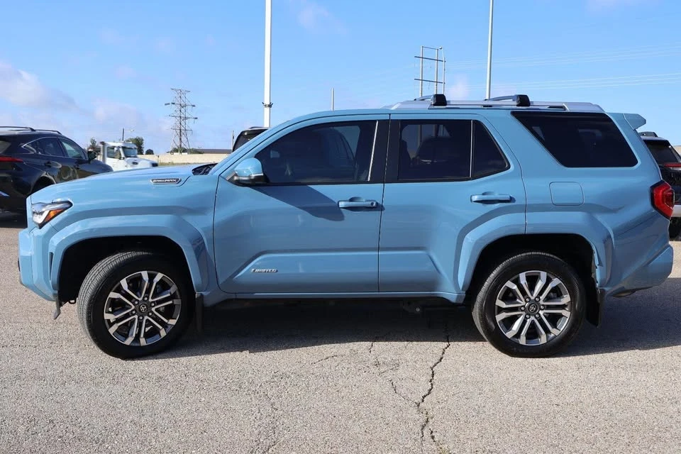 2025 Toyota 4Runner 6th Gen - Image 5 of 20