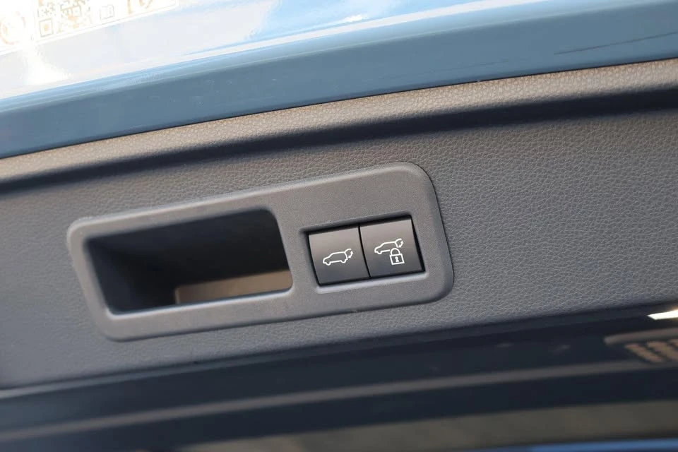 2025 Toyota 4Runner 6th Gen - Image 11 of 20