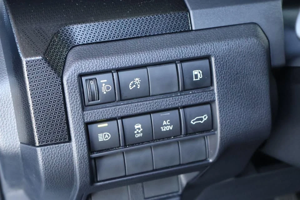 2025 Toyota 4Runner 6th Gen - Image 16 of 20