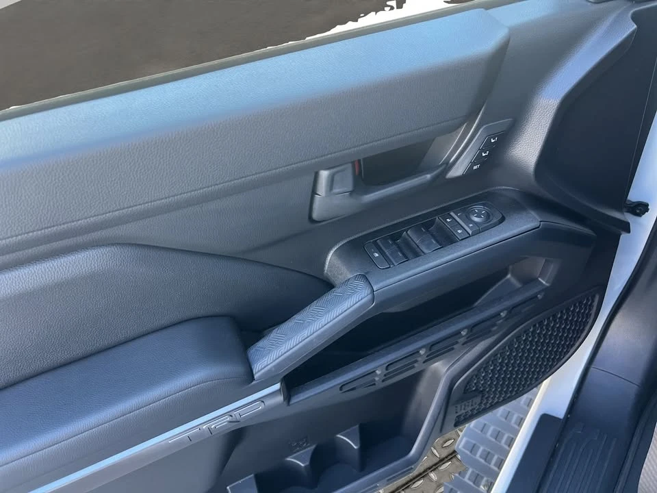 2025 Toyota 4Runner 6th Gen - Image 12 of 18