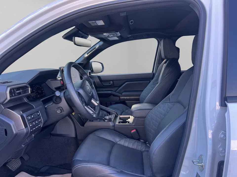 2025 Toyota 4Runner 6th Gen - Image 9 of 18