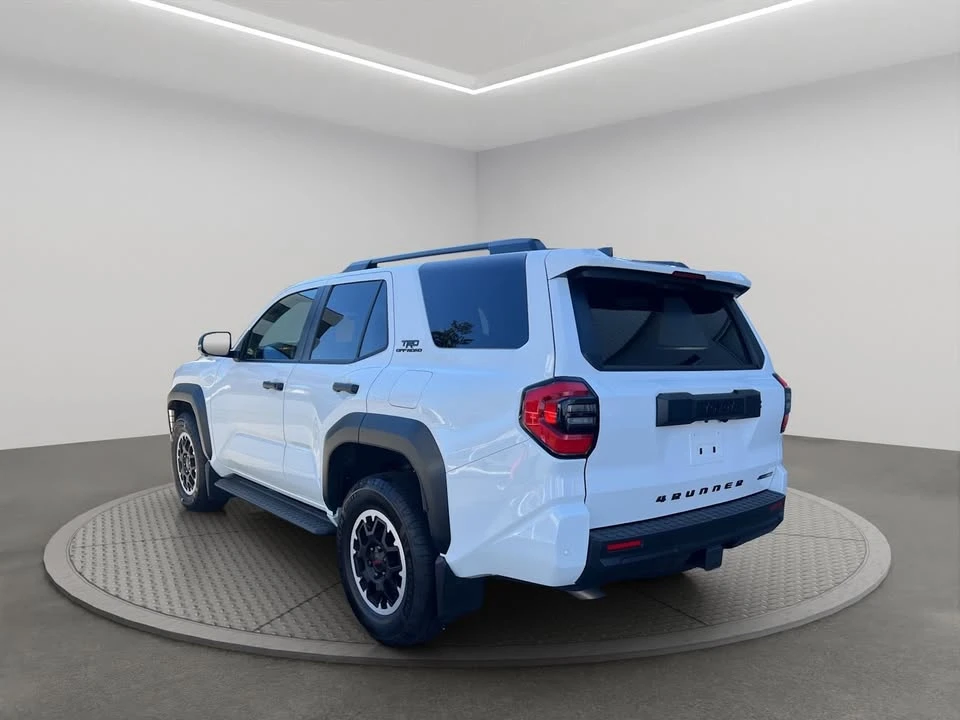 2025 Toyota 4Runner 6th Gen - Image 4 of 18