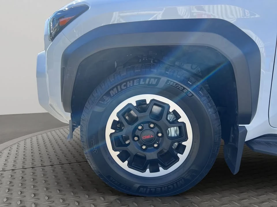 2025 Toyota 4Runner 6th Gen - Image 6 of 18