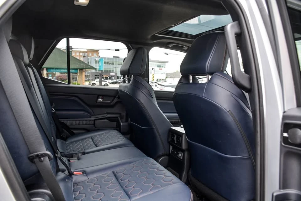 2025 Toyota 4Runner 6th Gen - Image 14 of 16