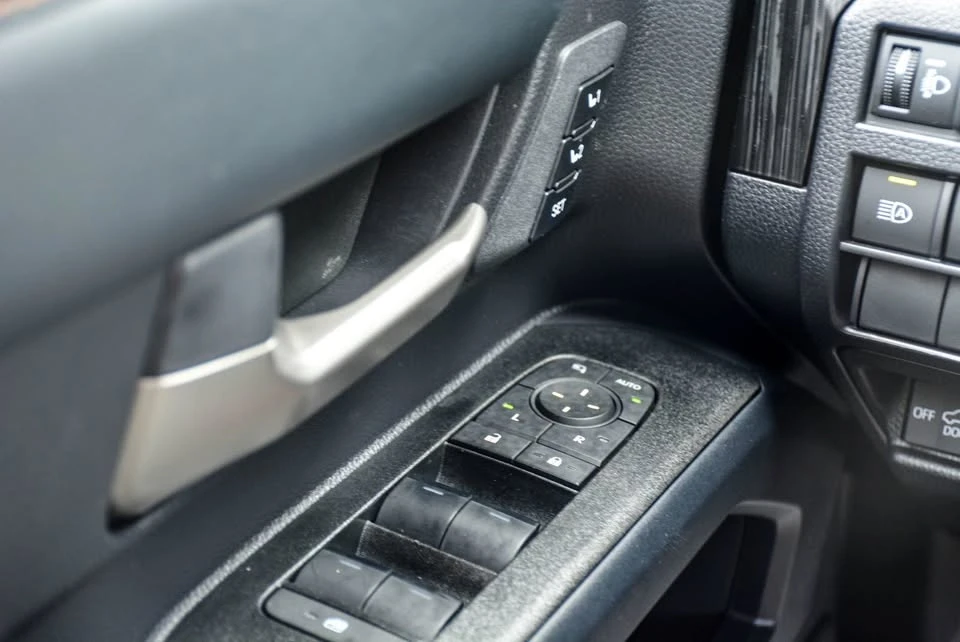 2025 Toyota 4Runner 6th Gen - Image 8 of 16