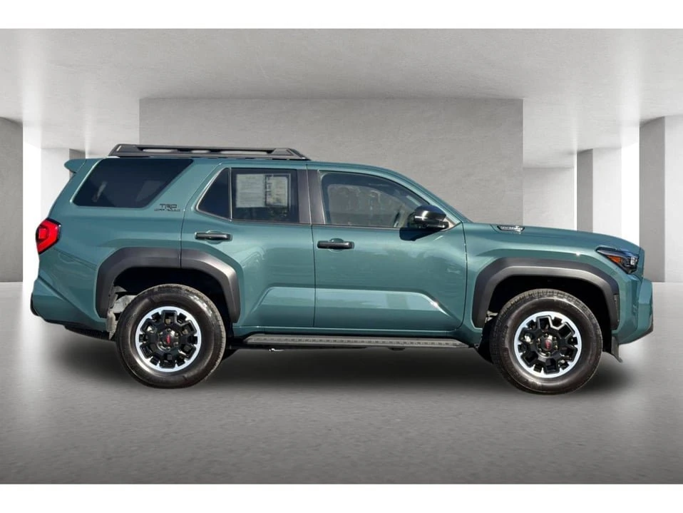 2025 Toyota 4Runner 6th Gen - Image 2 of 9