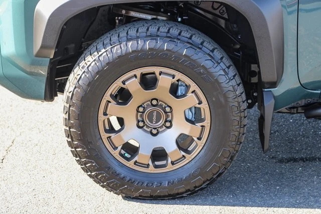 2025 Toyota 4Runner 6th Gen - Image 8 of 12