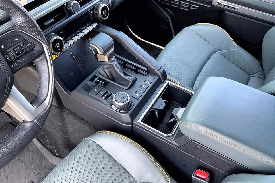 2025 Toyota 4Runner 6th Gen - Image 10 of 11
