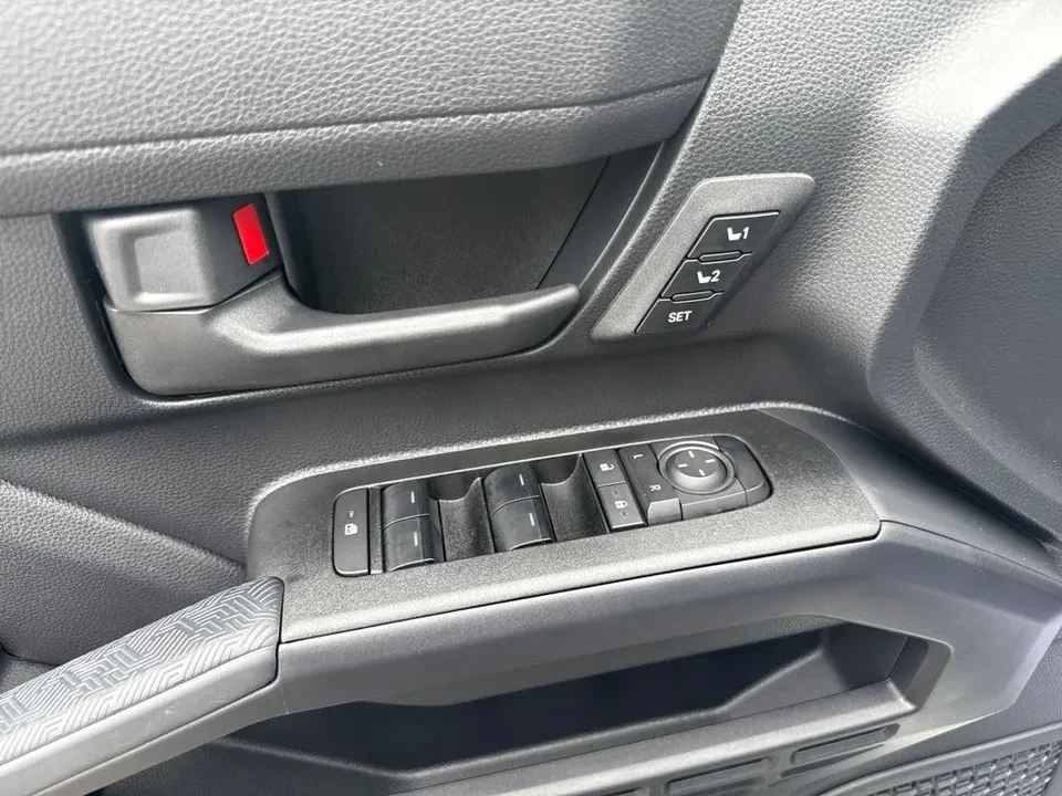 2025 Toyota 4Runner 6th Gen - Image 10 of 13