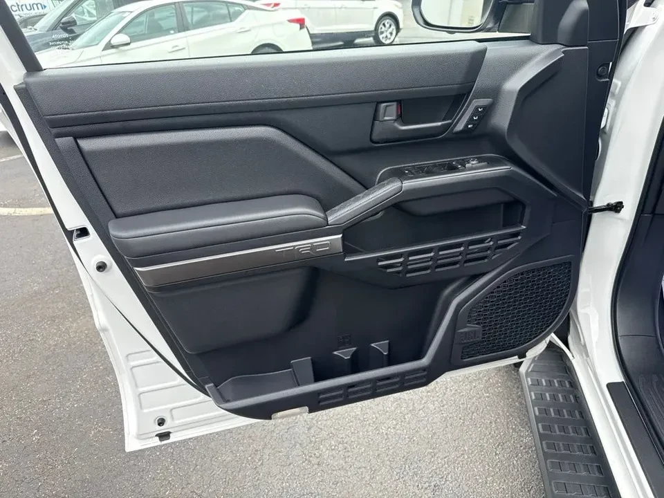 2025 Toyota 4Runner 6th Gen - Image 9 of 13