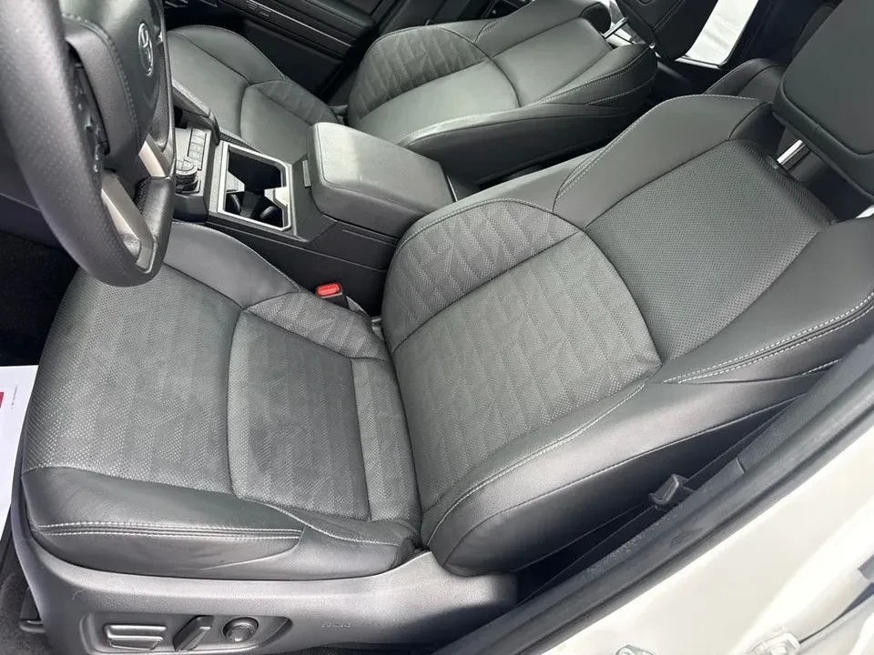 2025 Toyota 4Runner 6th Gen - Image 5 of 13
