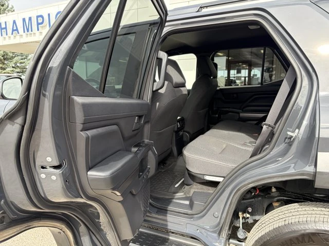 2025 Toyota 4Runner 6th Gen - Image 10 of 16