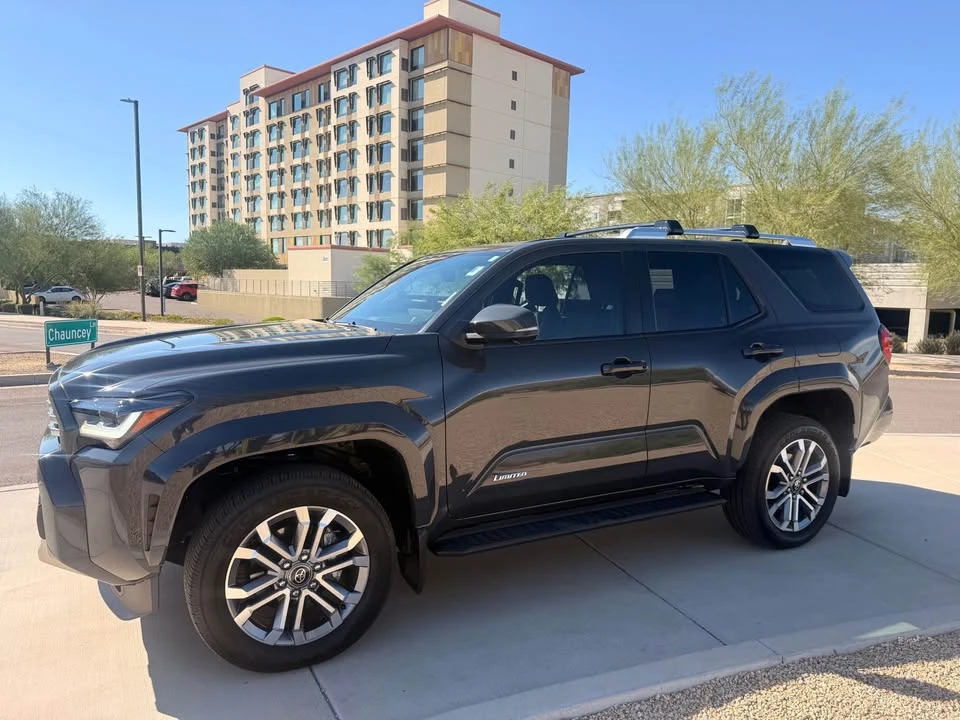 2025 Toyota 4Runner 6th Gen - Image 2 of 12