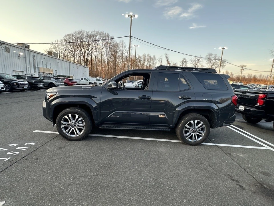 2025 Toyota 4Runner 6th Gen - Image 4 of 12
