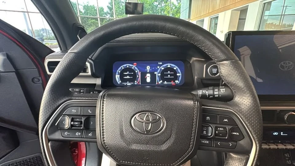 2025 Toyota 4Runner 6th Gen - Image 17 of 20