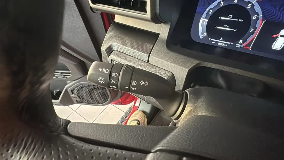 2025 Toyota 4Runner 6th Gen - Image 18 of 20