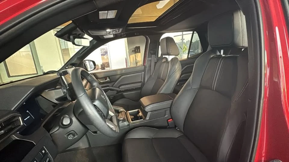 2025 Toyota 4Runner 6th Gen - Image 11 of 20