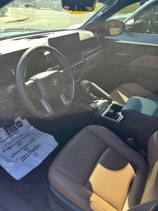 2025 Toyota 4Runner 6th Gen - Image 5 of 7