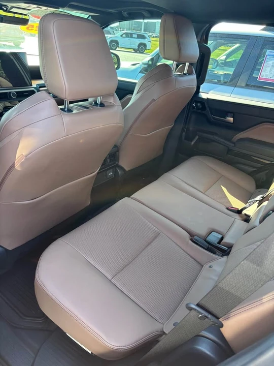 2025 Toyota 4Runner 6th Gen - Image 6 of 7