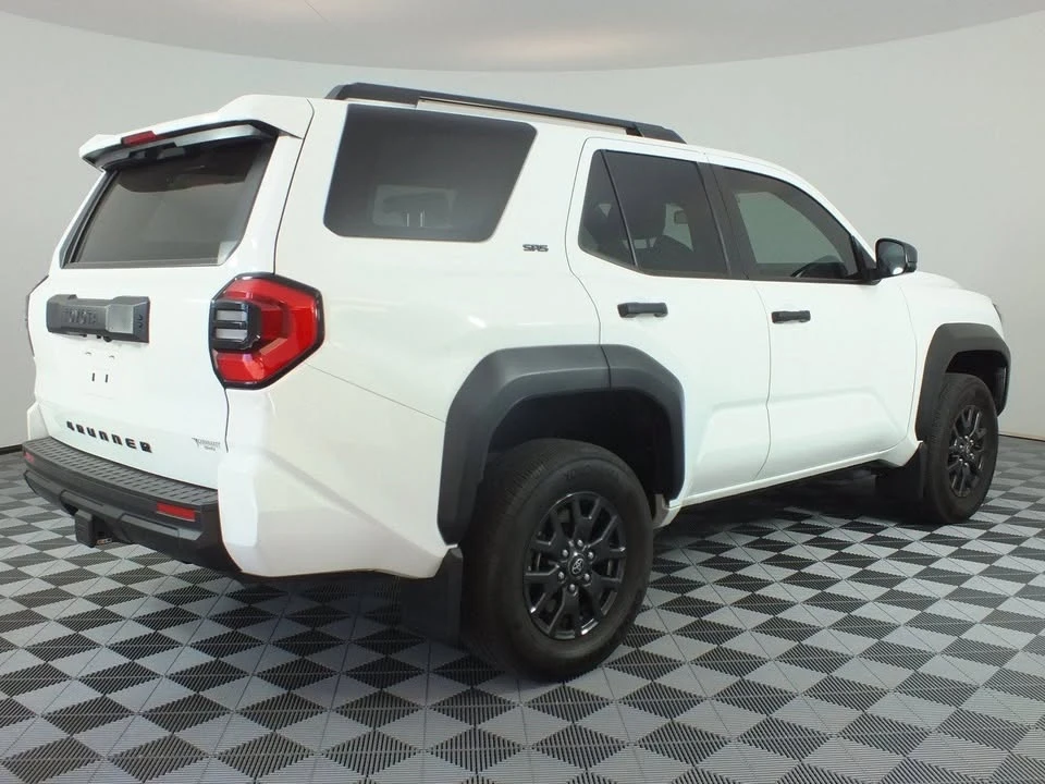 2025 Toyota 4Runner 6th Gen - Image 6 of 20