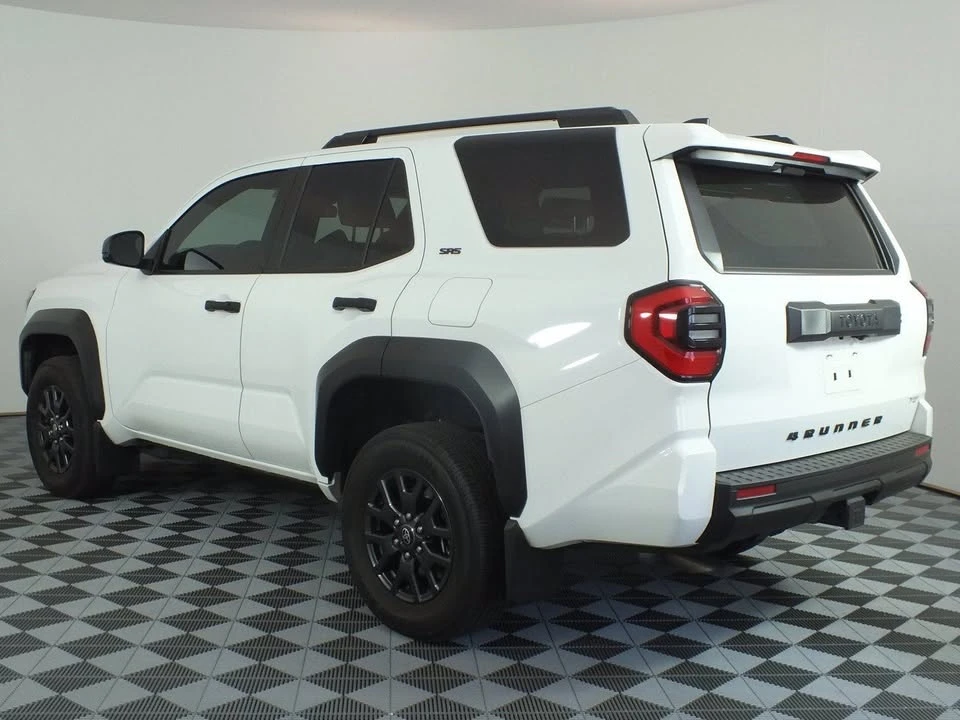 2025 Toyota 4Runner 6th Gen - Image 4 of 20