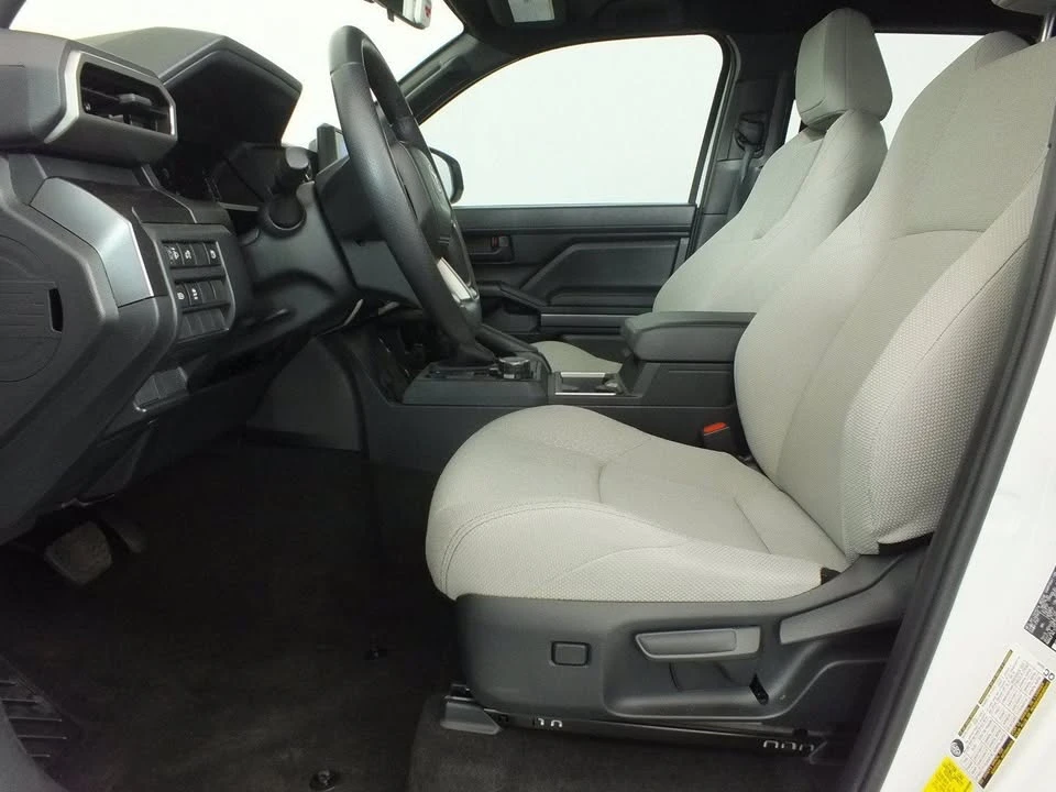 2025 Toyota 4Runner 6th Gen - Image 17 of 20