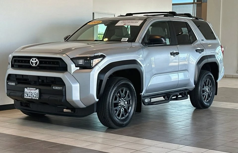 2025 Toyota 4Runner 6th Gen - Image 8 of 13