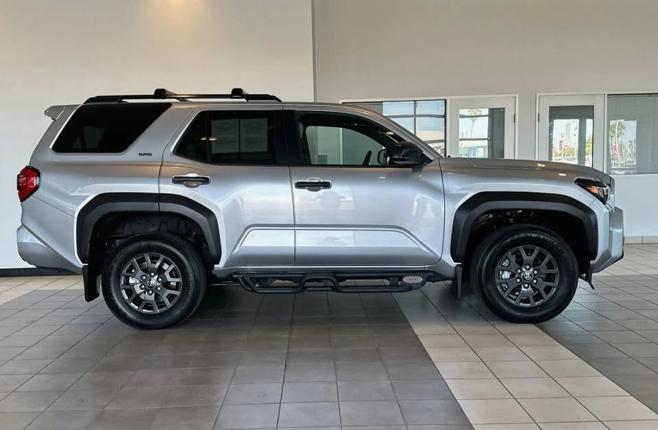 2025 Toyota 4Runner 6th Gen - Image 3 of 13