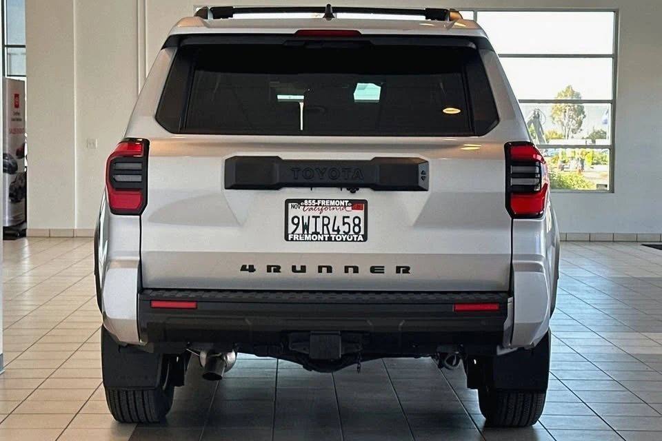 2025 Toyota 4Runner 6th Gen - Image 5 of 13