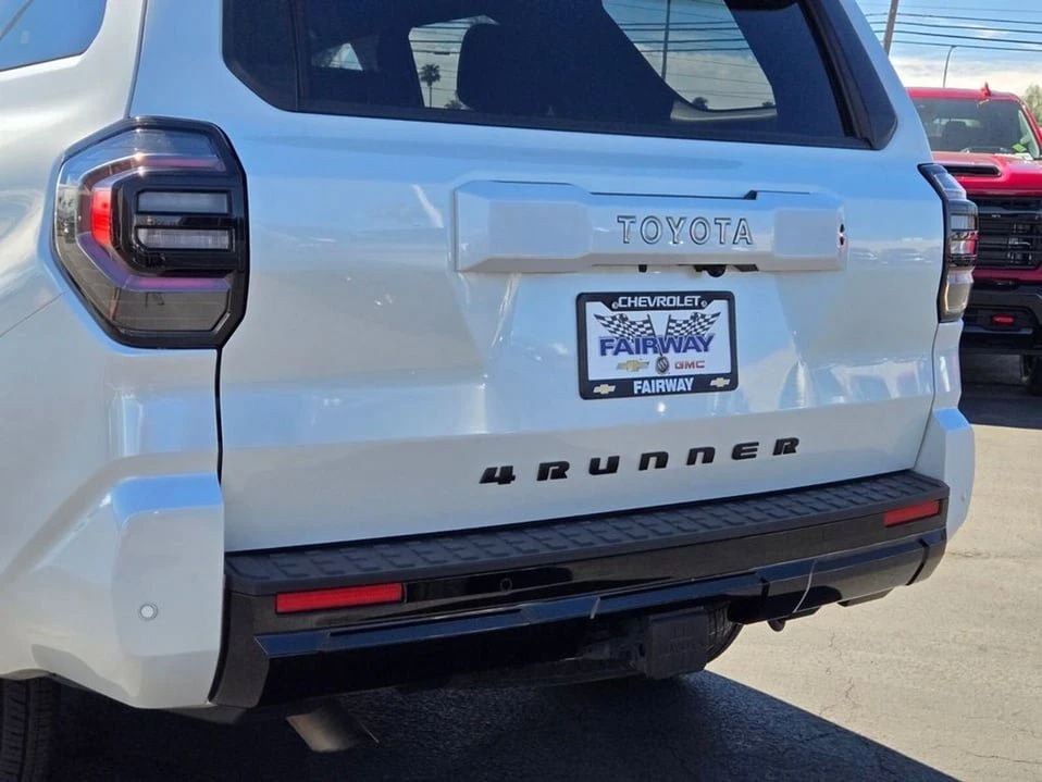 2025 Toyota 4Runner 6th Gen - Image 5 of 20