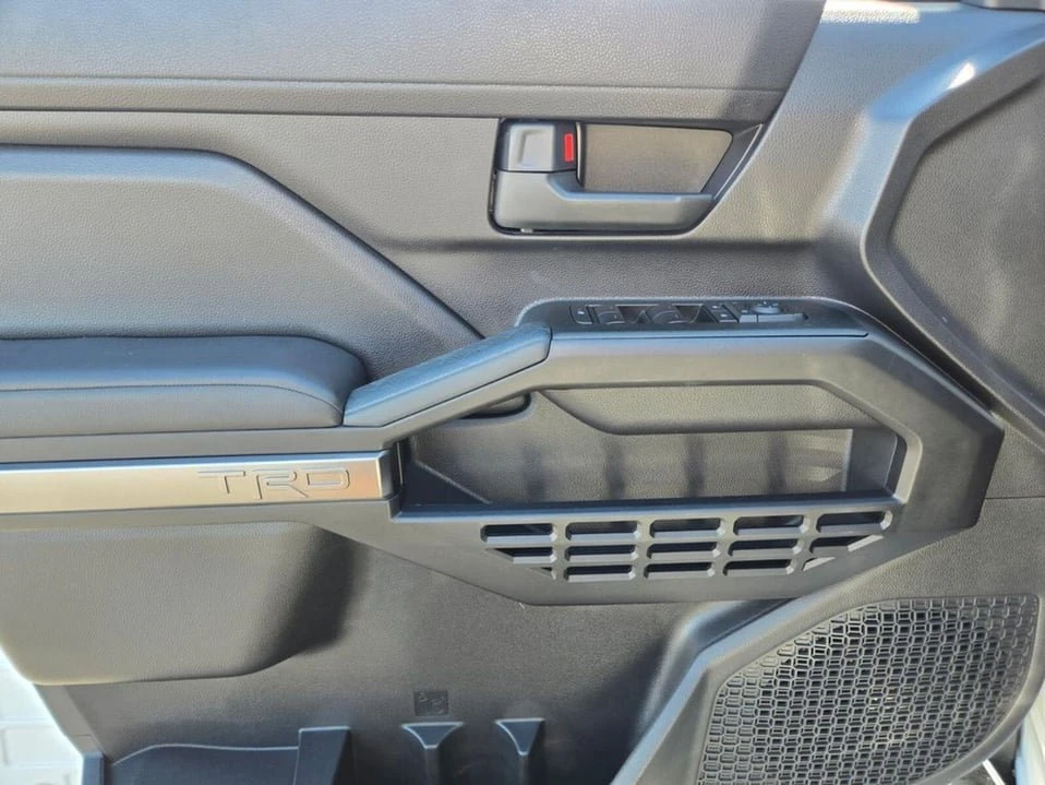 2025 Toyota 4Runner 6th Gen - Image 16 of 20