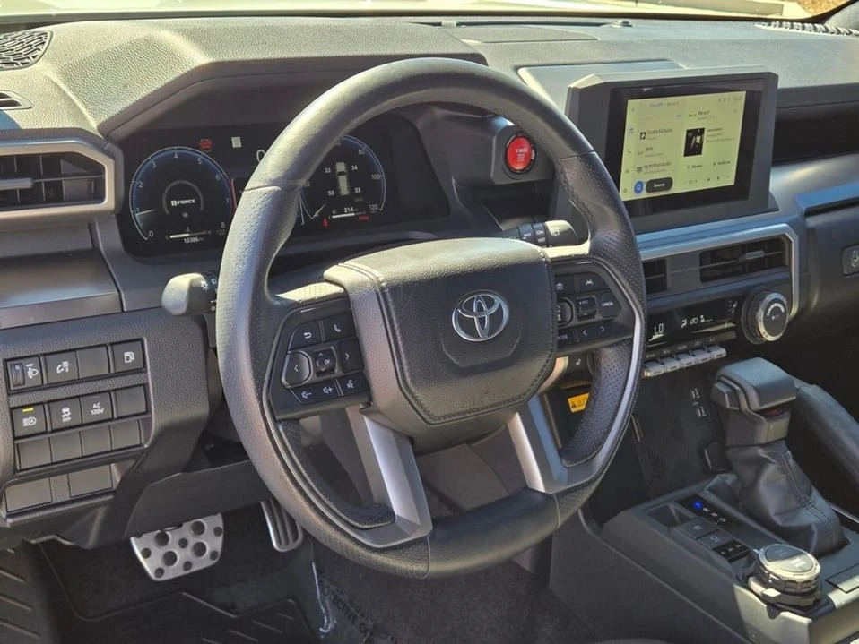 2025 Toyota 4Runner 6th Gen - Image 17 of 20