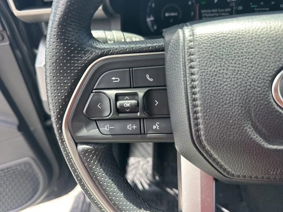 2025 Toyota 4Runner 6th Gen - Image 11 of 20