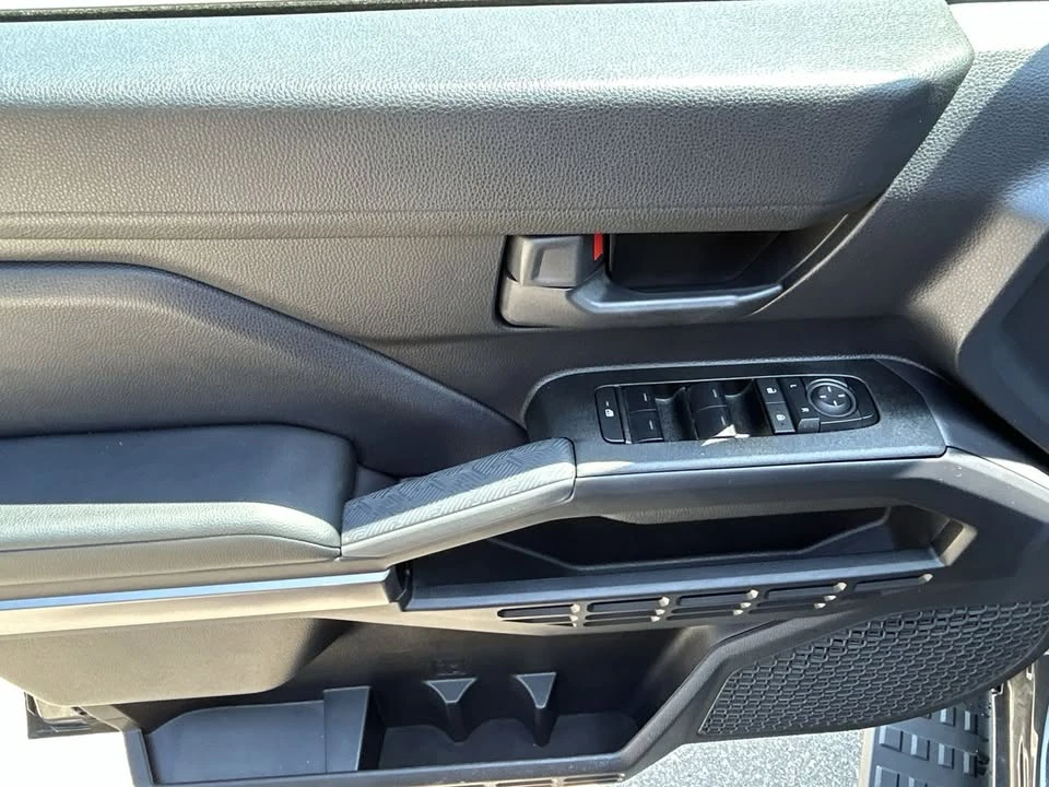 2025 Toyota 4Runner 6th Gen - Image 12 of 20